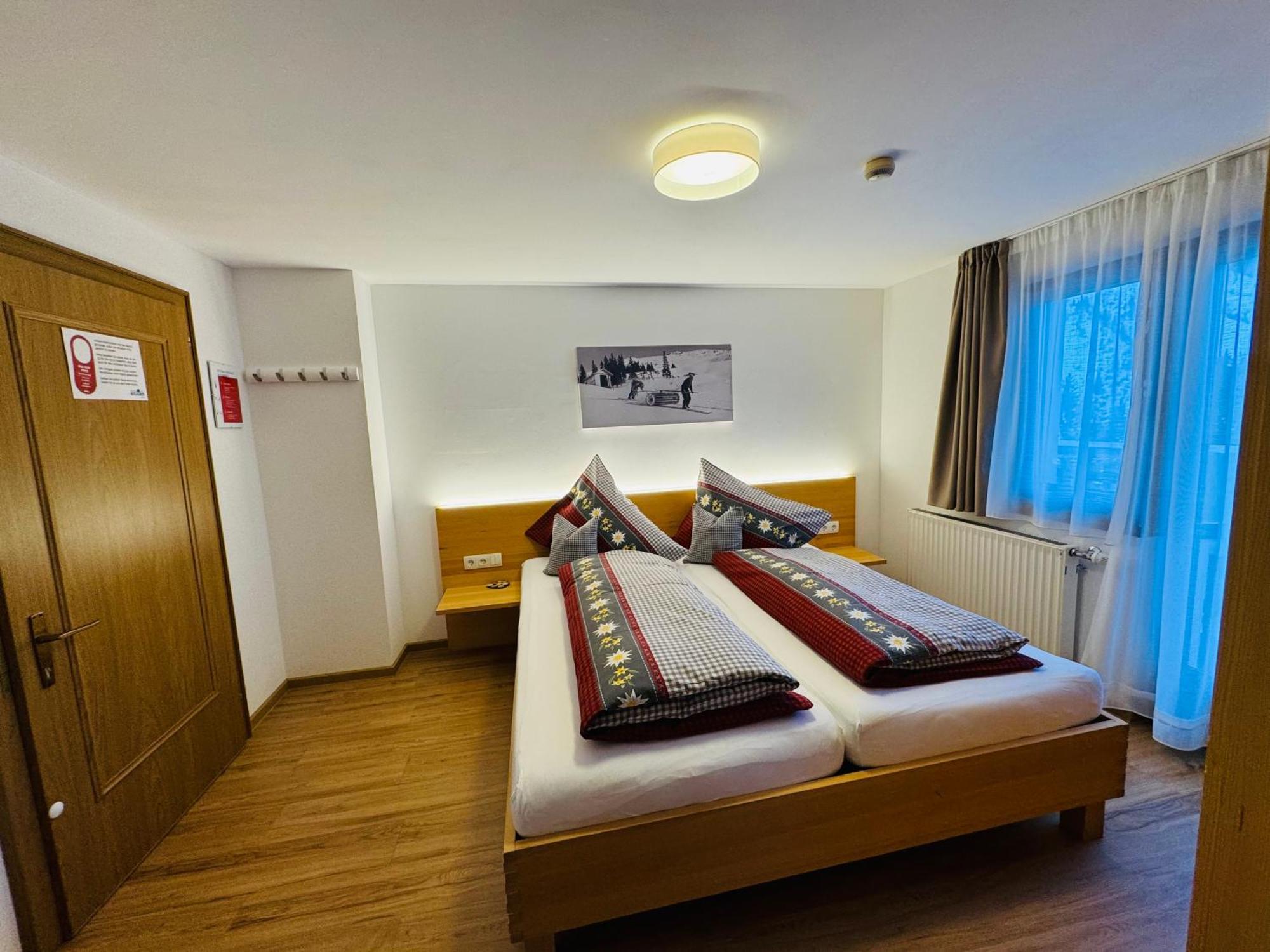 Hotel Garni Enzian Damuels Ngoại thất bức ảnh